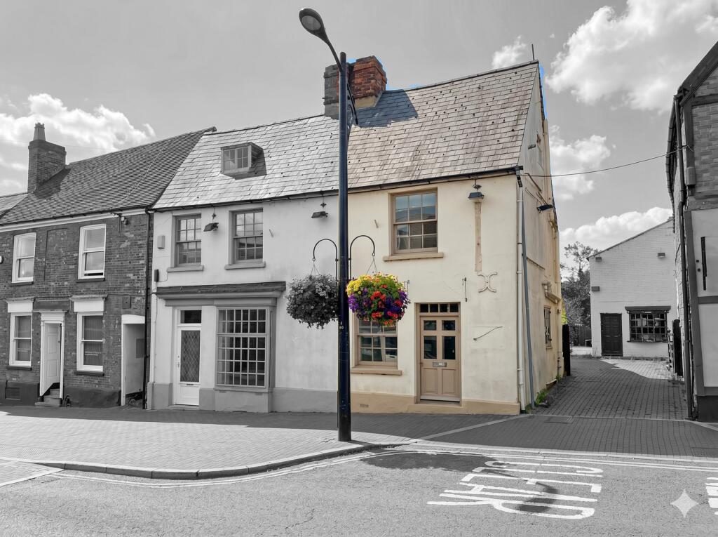 Main image of property: 18 StJohn Street