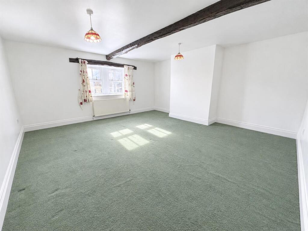 House in Huddersfield - View 5