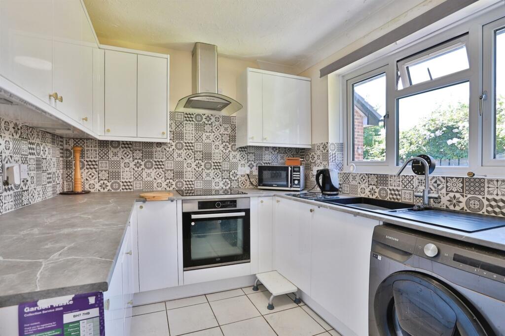 Tan Howse Close, Bournemouth photo 4