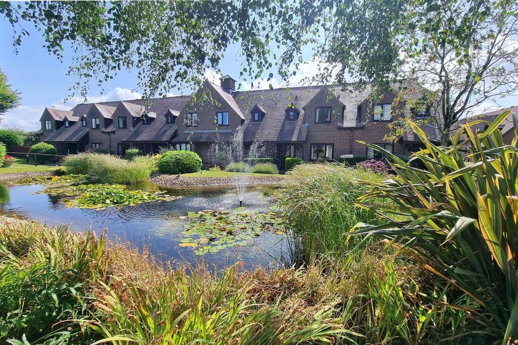 Main image of property: Courville Close, Alveston, BS35