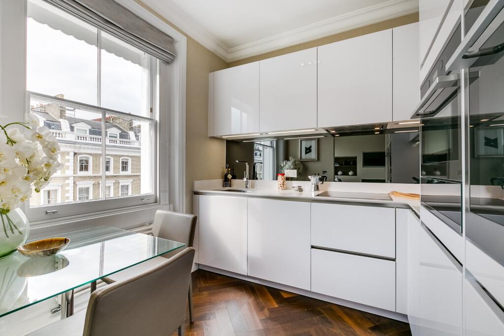 Apartment in London, Royal Borough of Kensington and Chelsea - View 2