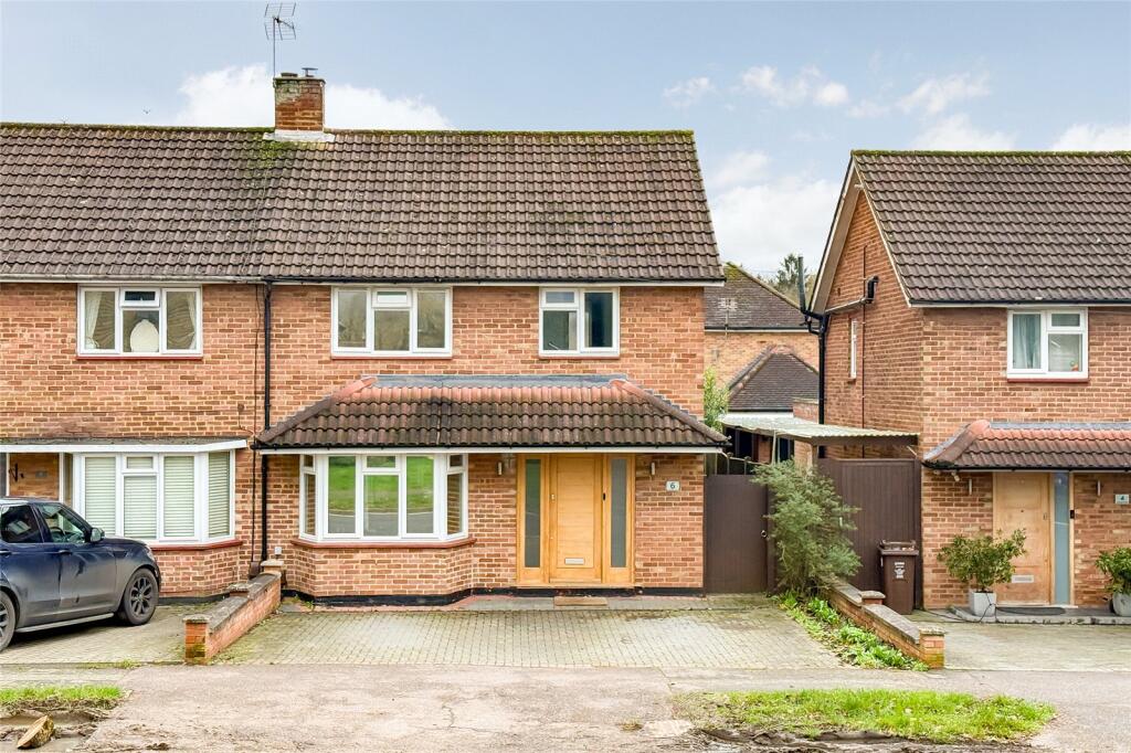 Main image of property: Hunters Ride, Bricket Wood, St. Albans, Hertfordshire, AL2