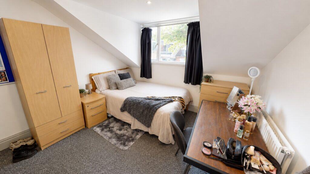 6 bedroom house for rent