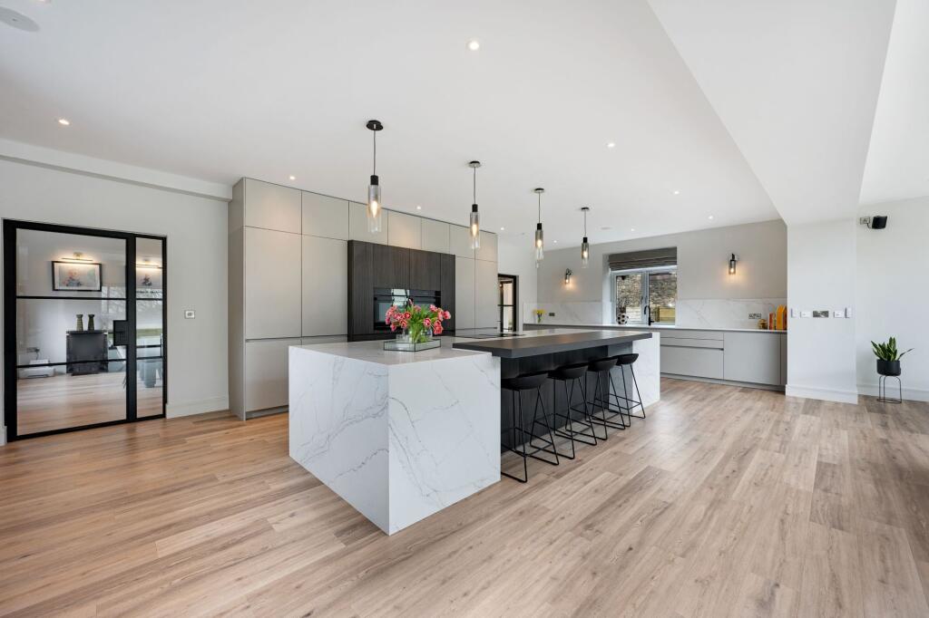 Lower House Farm, Chapeltown Road, Bromley Cross - View 4