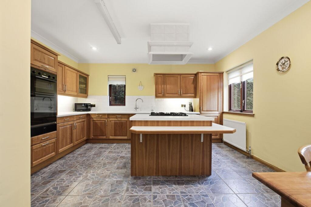 House in Crosslee, Craigends, Renfrewshire - View 4