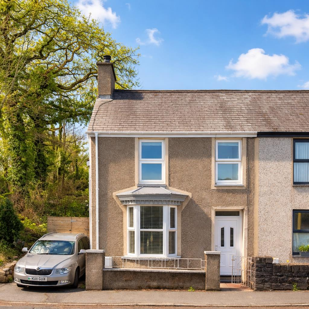 Main image of property: Penrhyndeudraeth