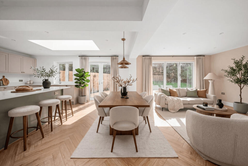 Main image of property: Slines Oak Road, Woldingham, CR3