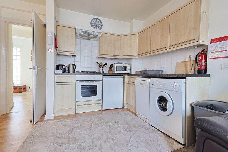 Apartment in Brixham, Rea Hill - View 3