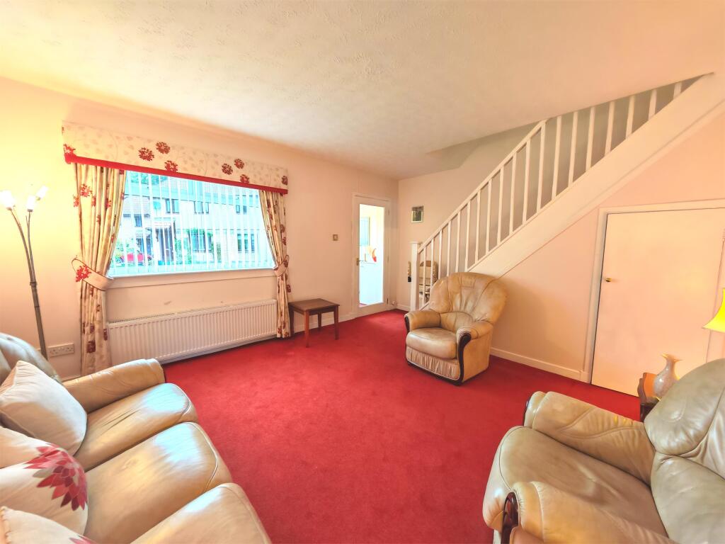 14 Southend Court, Strathaven, ML10 6QU photo 4