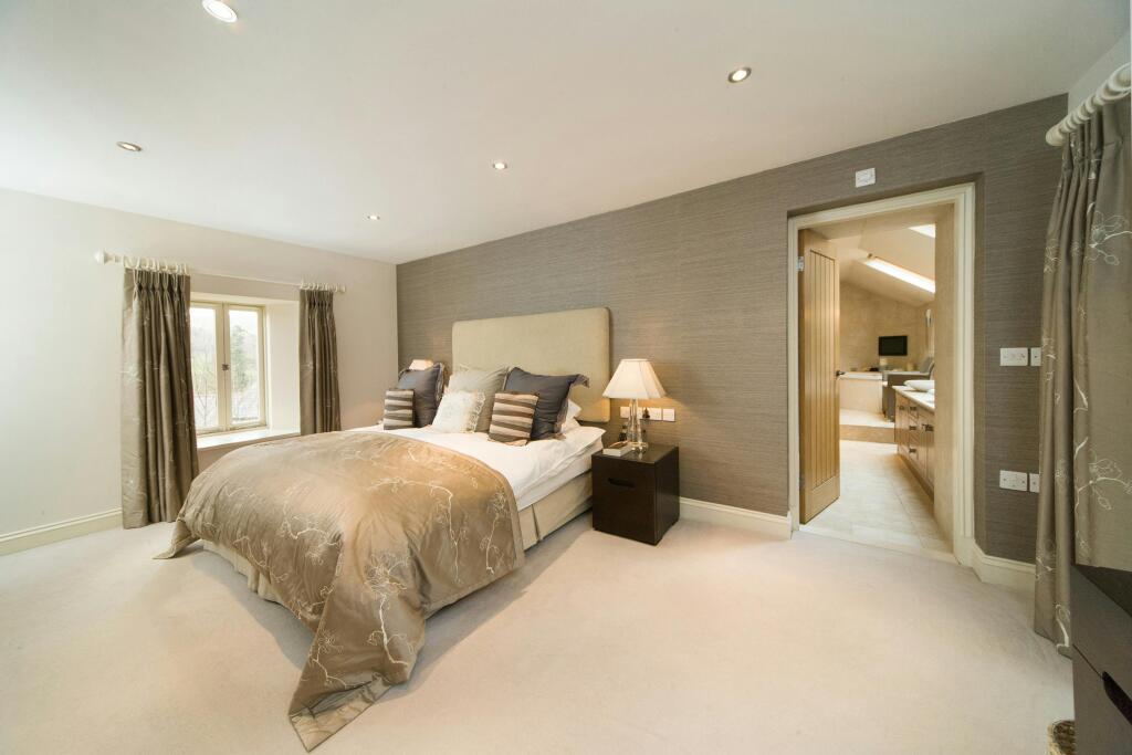 bedroom (3).jpg
