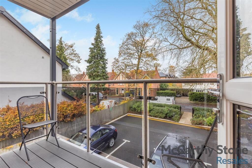 Lawson Grange, Holly Road North, Wilmslow, Cheshire East photo 3