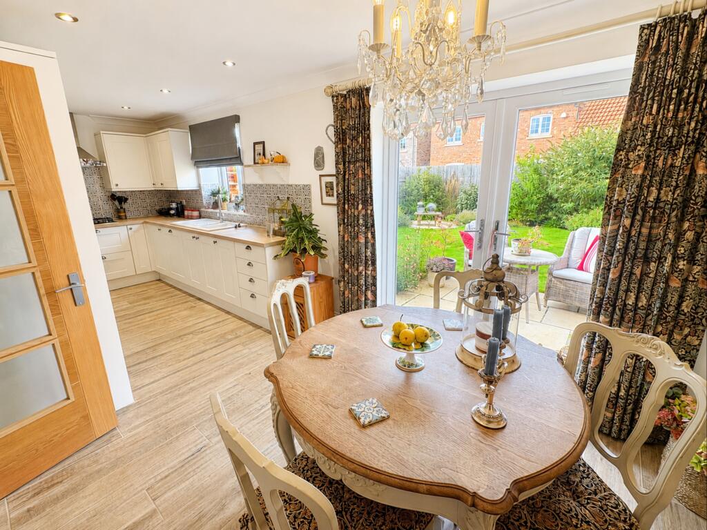 House in Lincoln - View 2