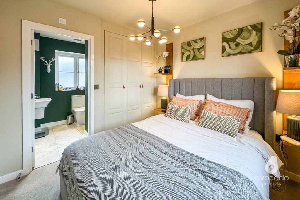 House in Shinfield, Ryeish Green - View 5