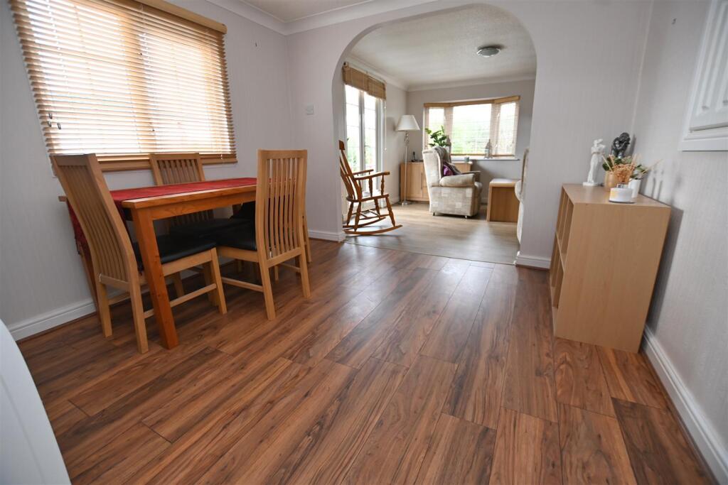 Creek Road, Canvey Island photo 3