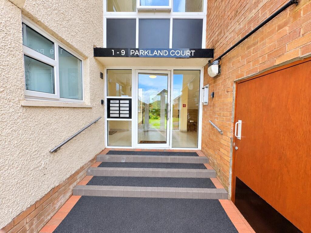 Parklands Court, Arrowe Park, Wirral, CH49 photo 2