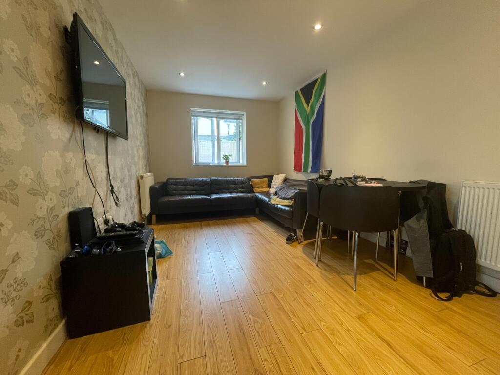House in Cardiff, Cathays - View 2