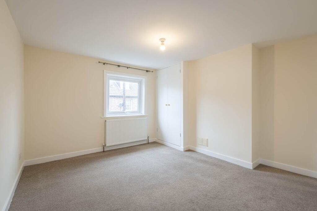 House in Tunbridge Wells, Southborough - More