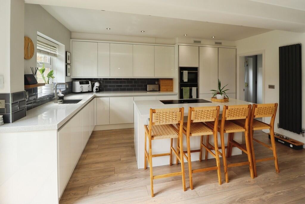 House in West Lindsey, Greetwell - More