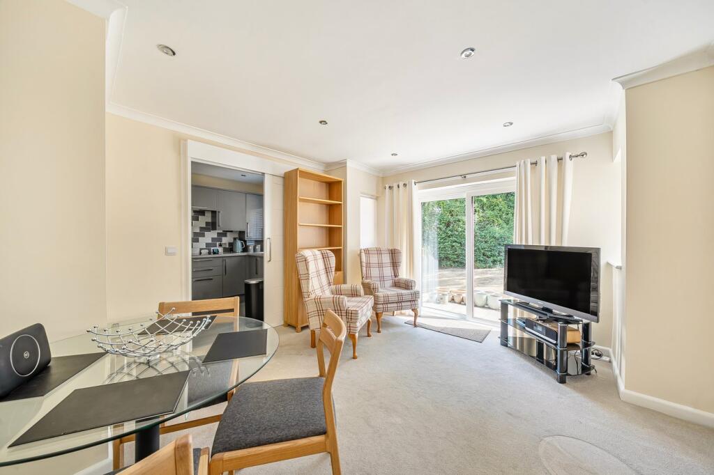 Kennet Court, Wokingham, RG41 photo 2