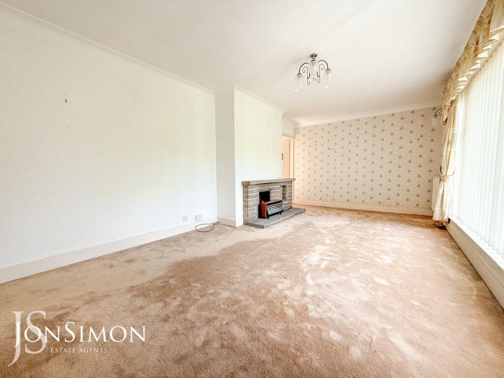 West Drive, Walmersley, Bury, BL9 photo 5