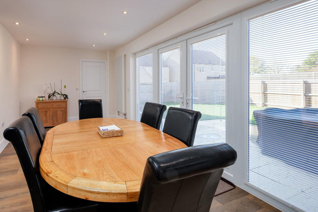 Selby Close , Banbury, OX16 9ZG photo 4