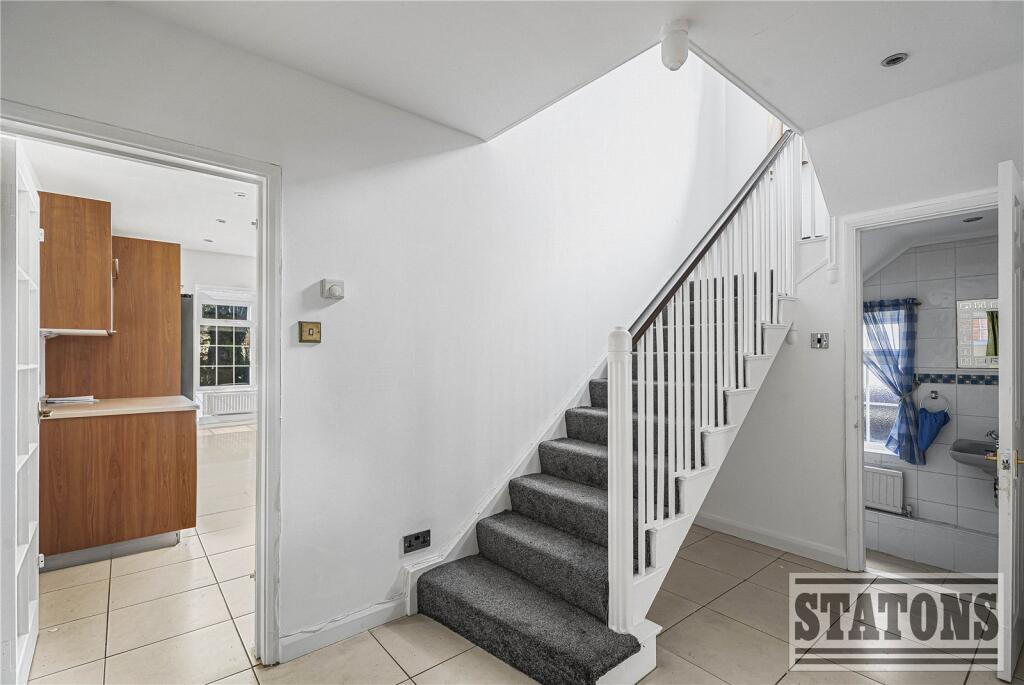 House in London - View 2