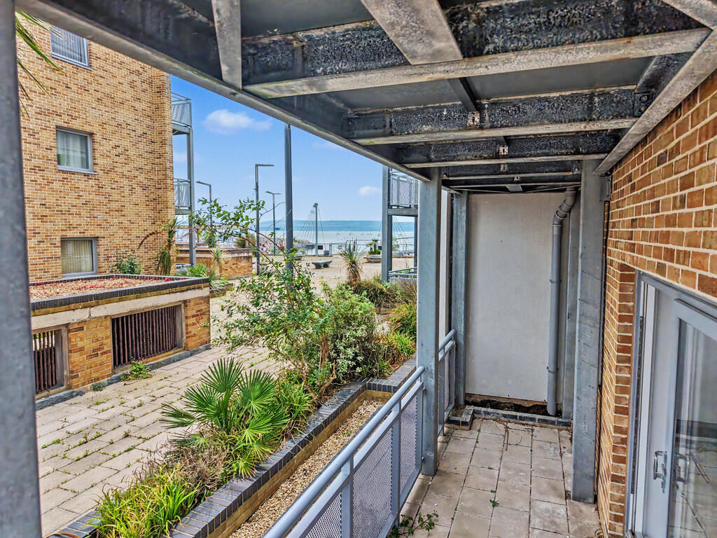Apartment in Poole, Harbour Reach - View 4