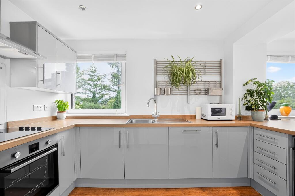 Apartment in Paisley - More