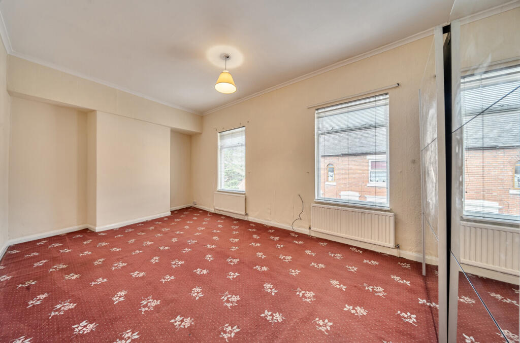 House in Stoke-on-Trent - More