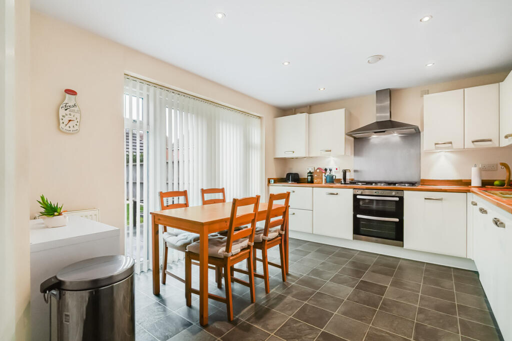 Wellington Drive, Doncaster, DN9 photo 4