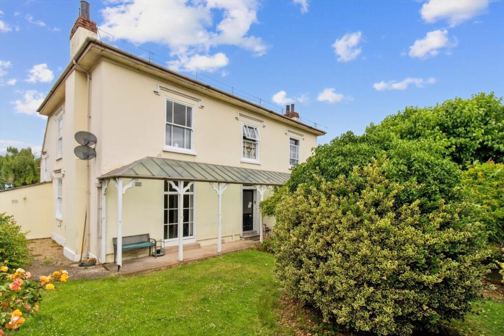 Main image of property: Flat 3, Sunny Lodge,  285 Worcester Road, Malvern, Worcestershire,