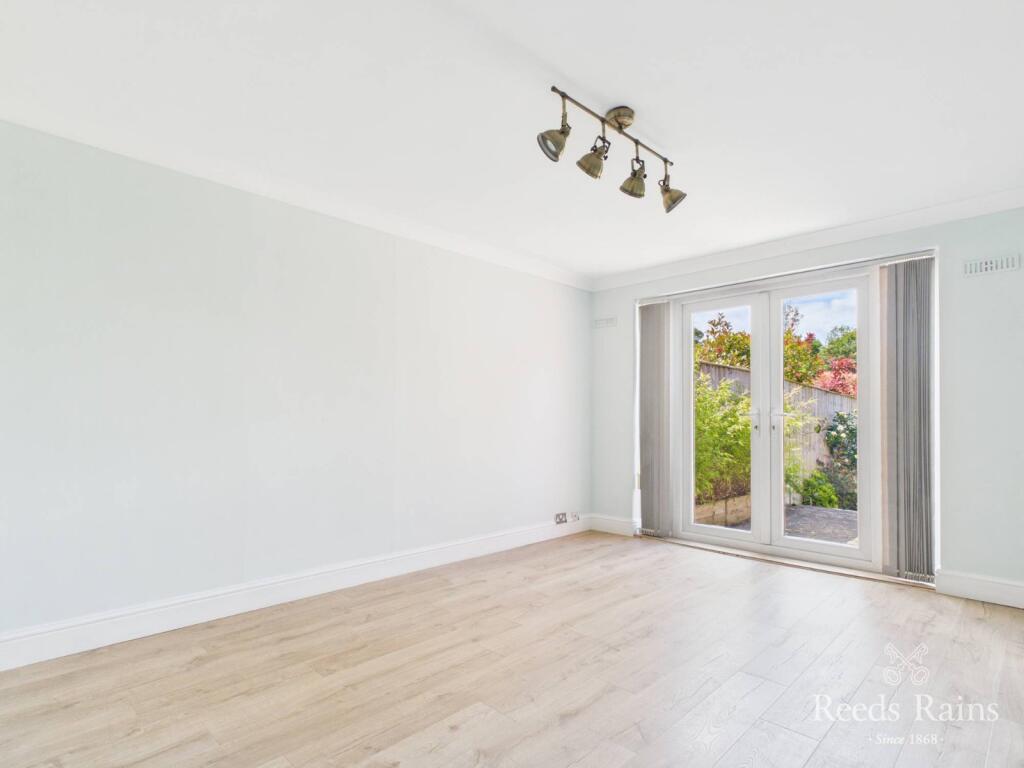 Sherwood Close, Ormesby, Middlesbrough, North Yorkshire, TS7 photo 4