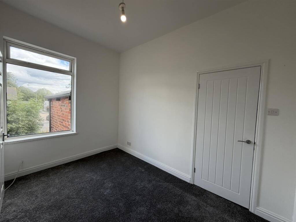 House in Hull - View 5