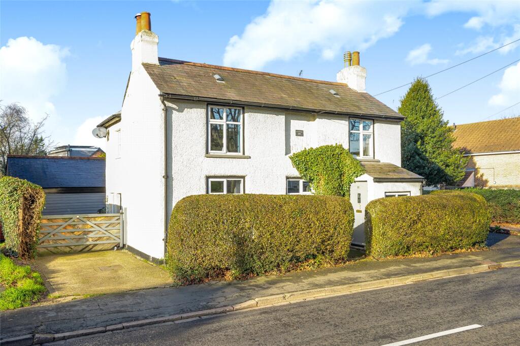 4-bed detached on High Road, Leavesden, Watford, Hertfordshire, WD25, £750,000