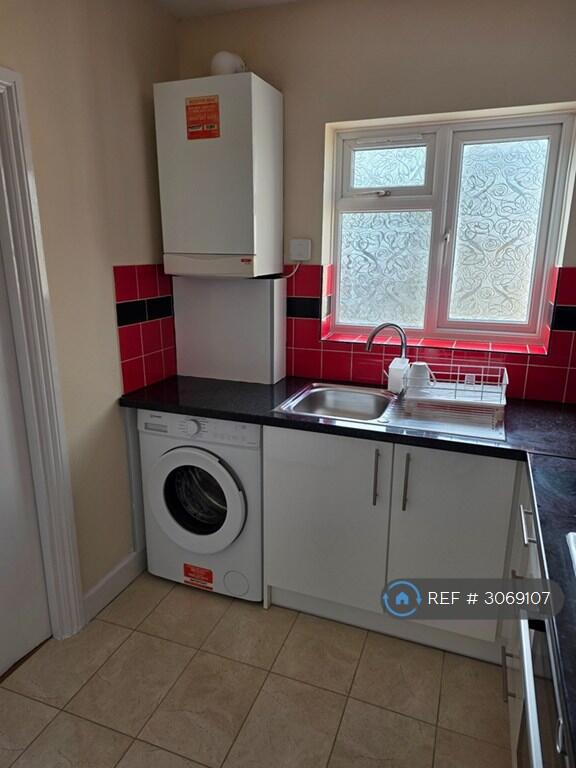 House in Southall - View 3