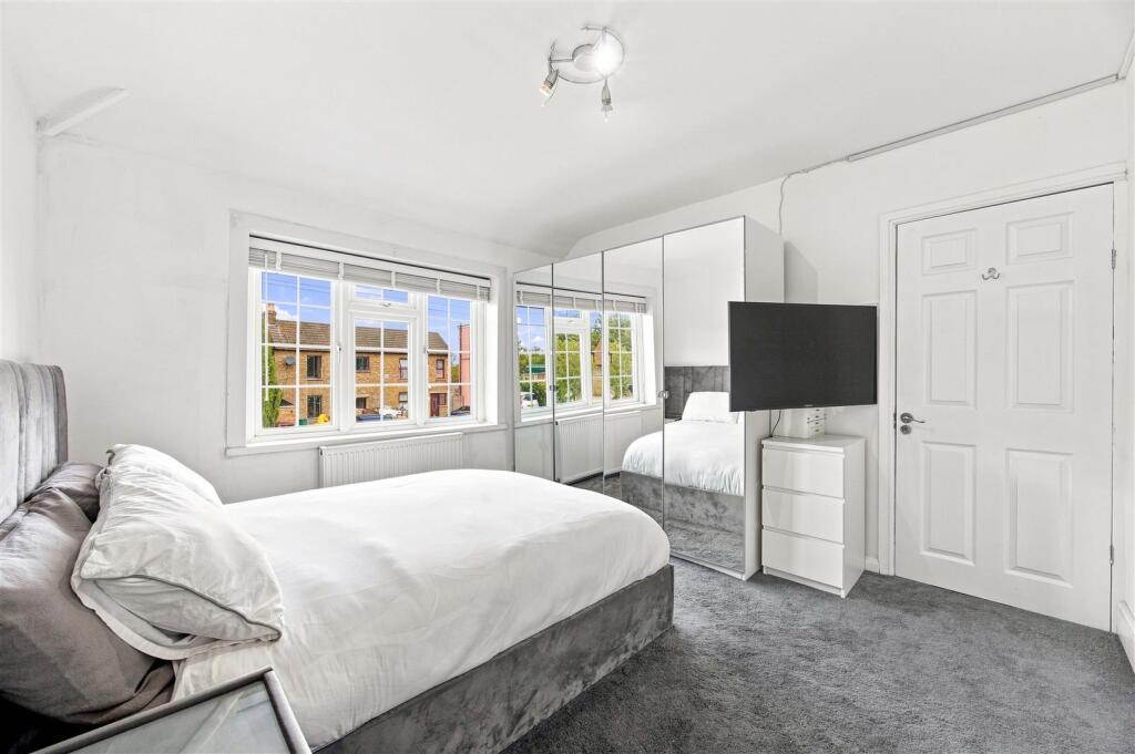House in Southall - View 5