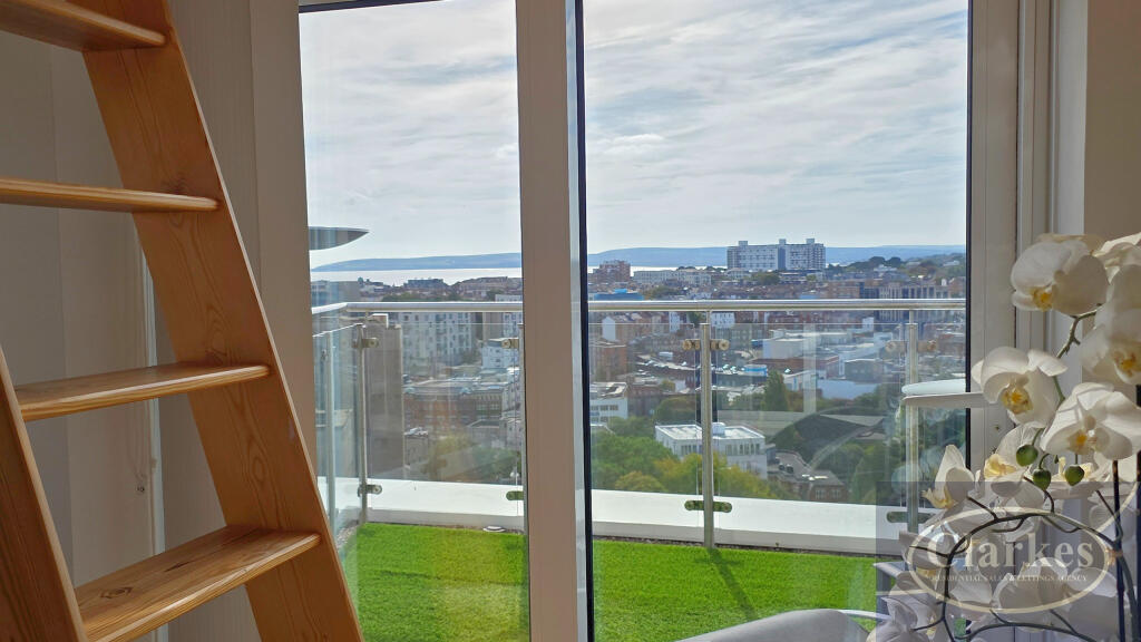 Richmond Gate Penthouse photo 5