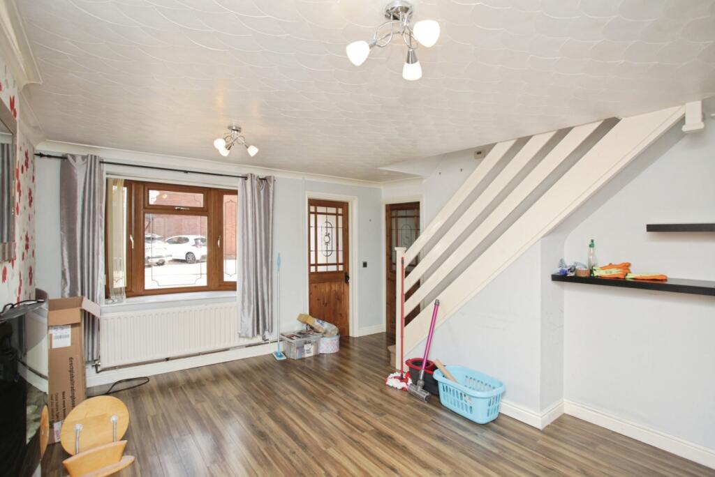 House in Nuneaton and Bedworth, Warwickshire - View 4