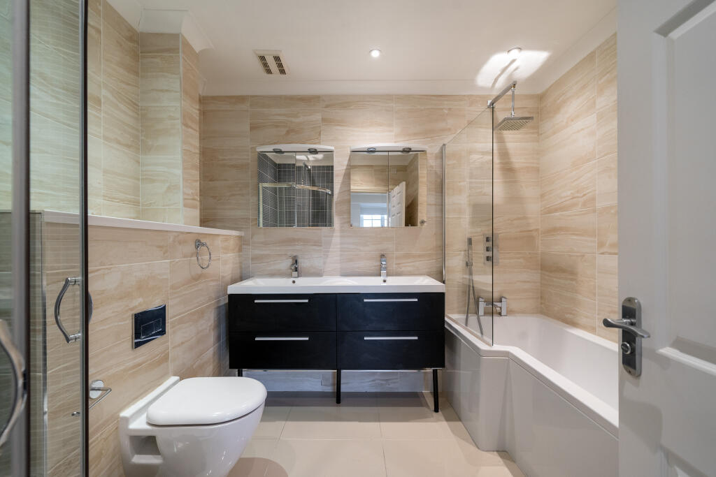 House in London - View 5