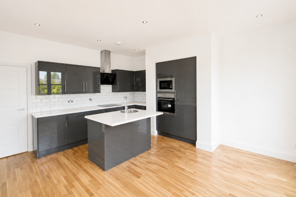 Apartment in Bromley, Farnborough Park - View 2
