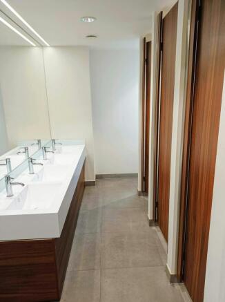 Elmbrook House Sunbury offices superloos.jpg