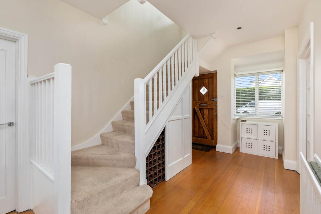 House in Worthing, West Sussex - More