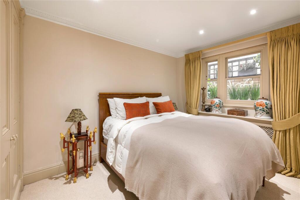 Egerton Gardens, Knightsbridge, London, SW3 photo 4