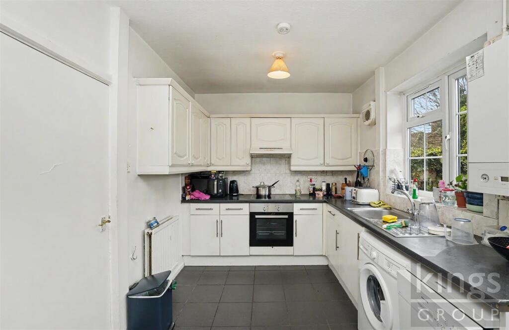 House in London - View 3