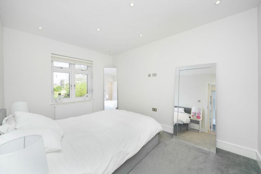 Apartment in London - More
