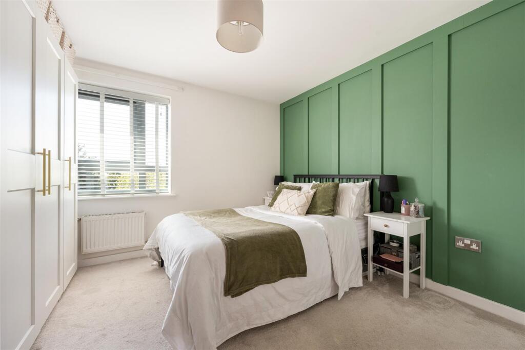 Apartment in London, Chingford Green, Chingford - View 3