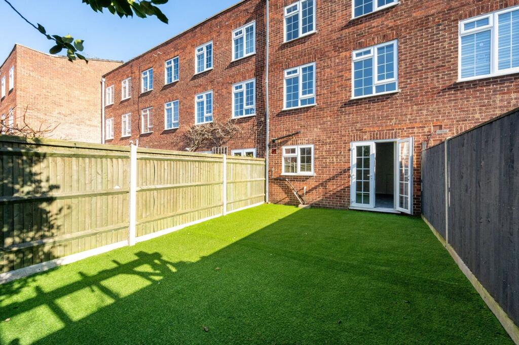 House in Kingston upon Thames - View 4