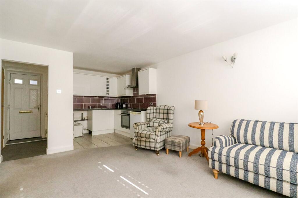 Apartment in Enfield - View 4