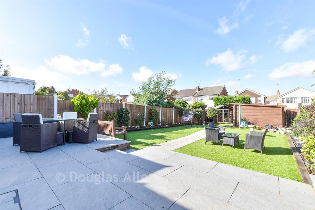 Hill Avenue, Wickford, Essex photo 2