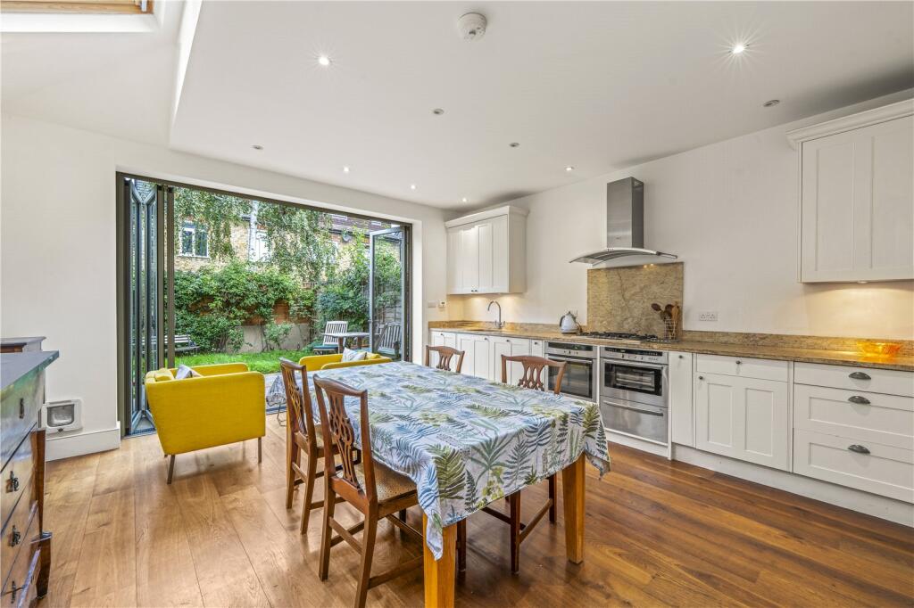 House in Twickenham - View 2